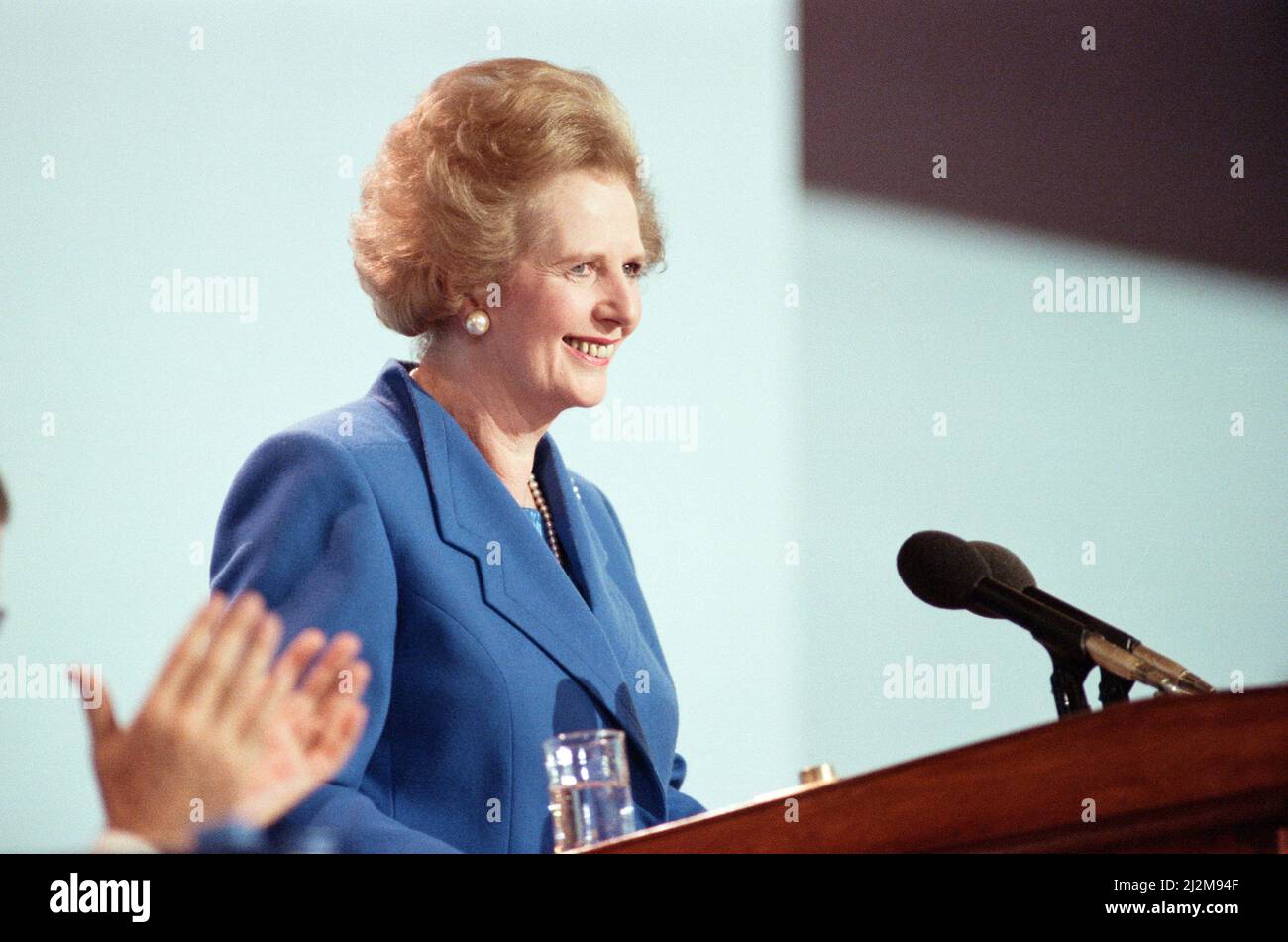 Margaret Thatcher Speaking 1989 Hi res Stock Photography And Images Alamy Margaret Thatcher Speaking 1989 Hi res Stock Photography And Images Alamy
