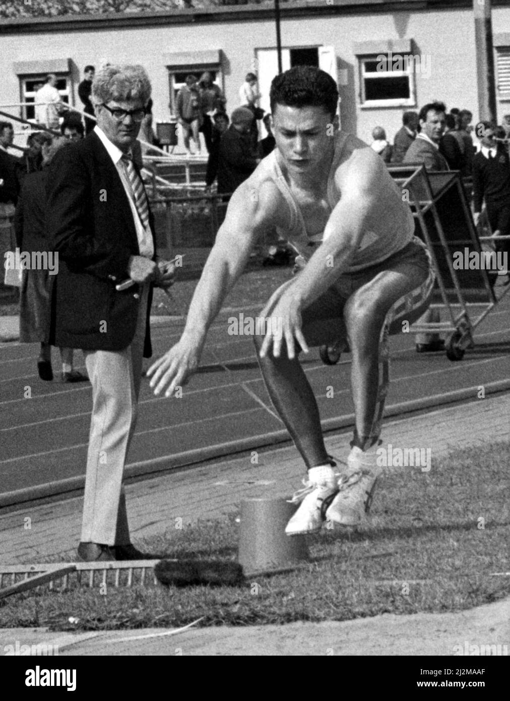 Athlete Jonathan Edwards Jonathan Edwards competes in the North East Counties Athletic Championship at Jarrow 20 May 1989 - he was the easy winner as he was the only athlete taking part in the triple jump Stock Photo