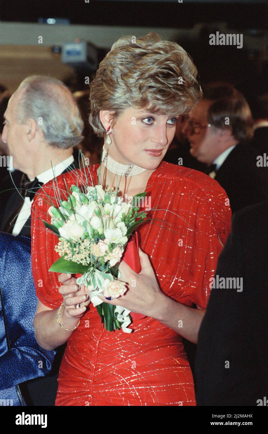 princess diana see through dress Worn by Diana, Princess of Wales and designed with elegance in mind, Buttons & Bows shows a softer side of Zandra Rhodes' work. See this iconic print and the story behind it