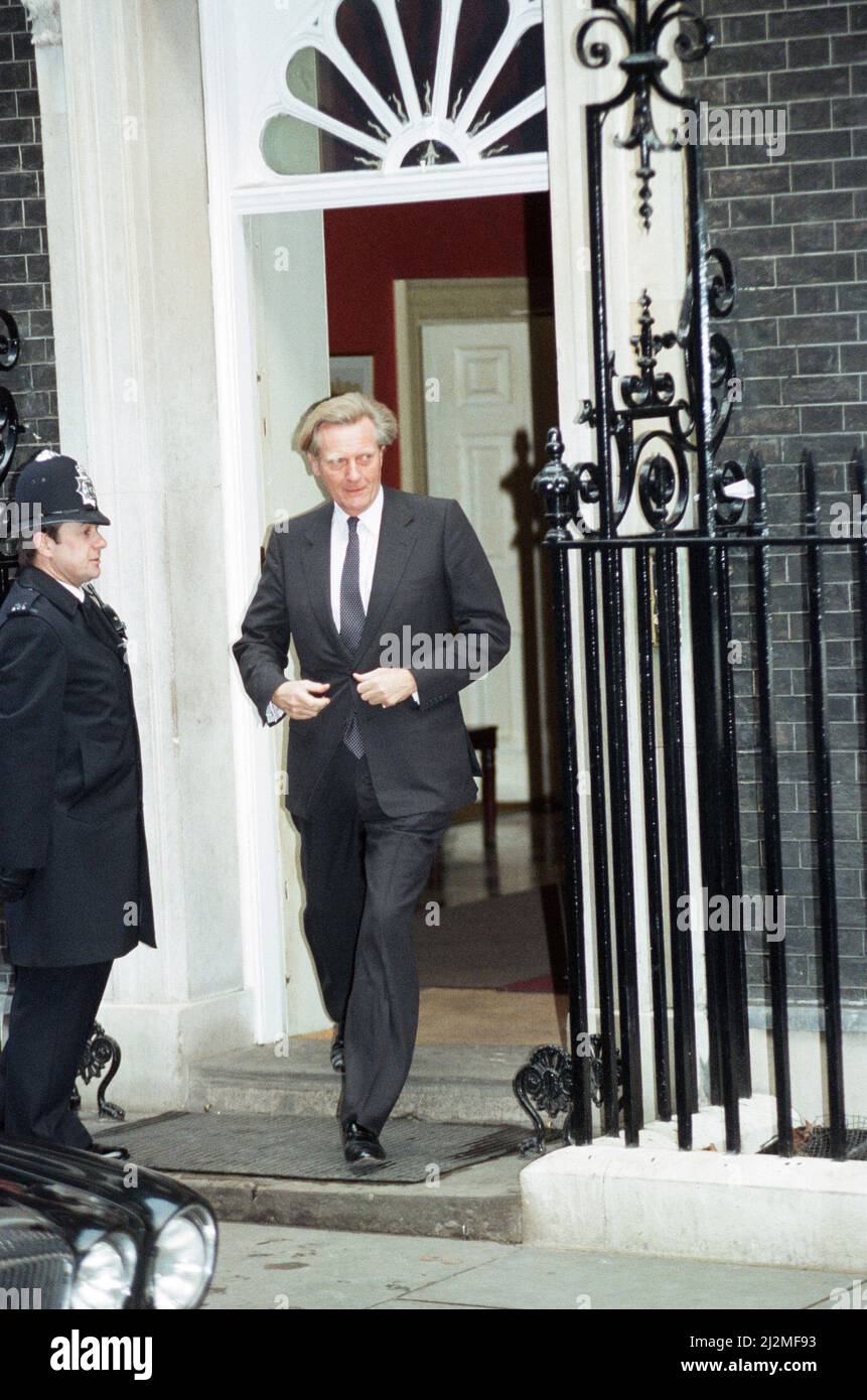 Michael Heseltine pictured outside Number 10 Downing Street, where he attends a meeting regarding the new Conservative cabinet under John Major's leadership. He is given the position of Secretary of State for the Environment. 29th November 1990. Stock Photo