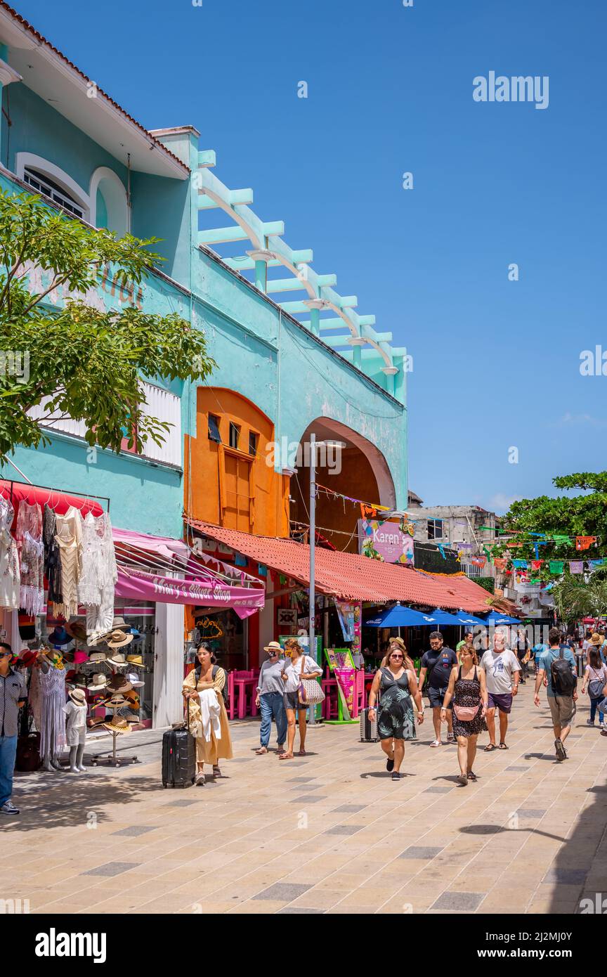 Playa Del Carmen Street View Playa Del Carmen, Mexico - March 28, 2022: View Of Shops And Street Scenes  On 5Th Avenue In Play Del Carmen Stock Photo - Alamy