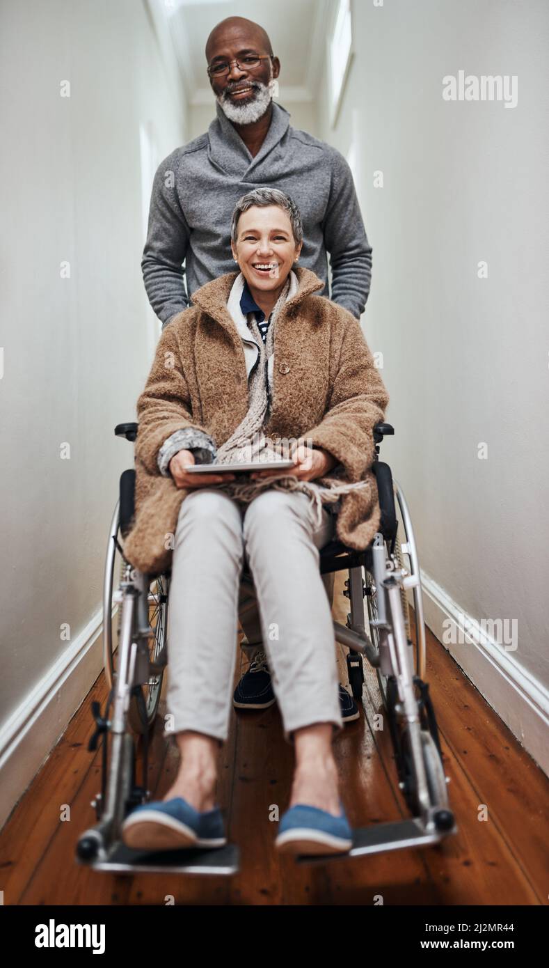 Wheelchair bound hi-res stock photography and images - Page 3 - Alamy