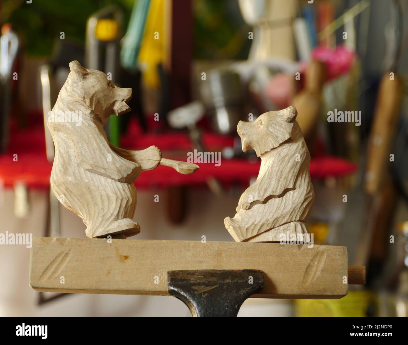 Mechanical bear hi-res stock photography and images - Alamy