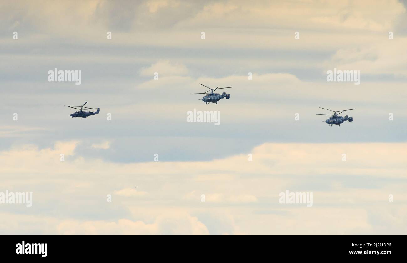 Russian army military helicopters hi-res stock photography and images ...