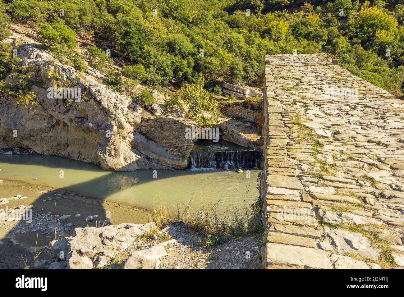 Holiday goers relax and go swimming in the thermal baths in Benje Stock ...