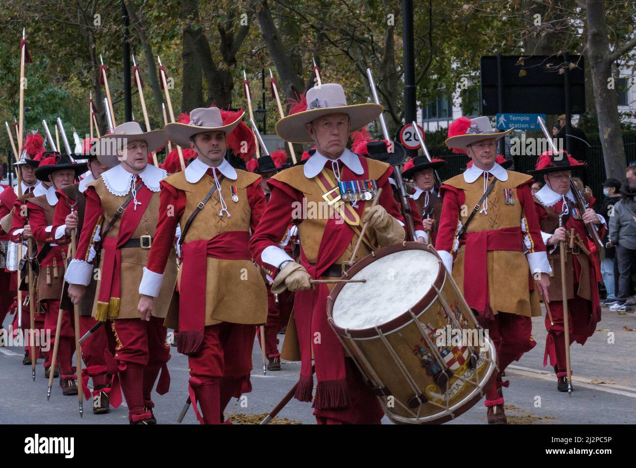 The Company of Pikemen and Musketeers HAC playing snare drums as they march in the Lord Mayor’s Show, 2021 at Victoria Embankment, London England, UK Stock Photo