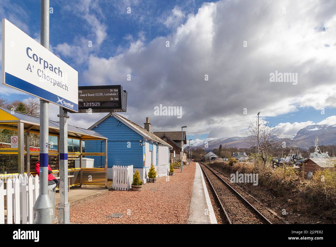 CORPACH SCOTRAIL STATION FORT WILLIAM SCOTLAND THE PLATFORM AND BEN