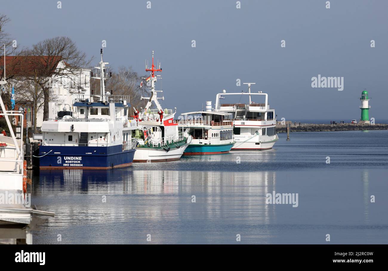 25 March 2022, Mecklenburg-Western Pomerania, Warnemünde: Excursion and ...