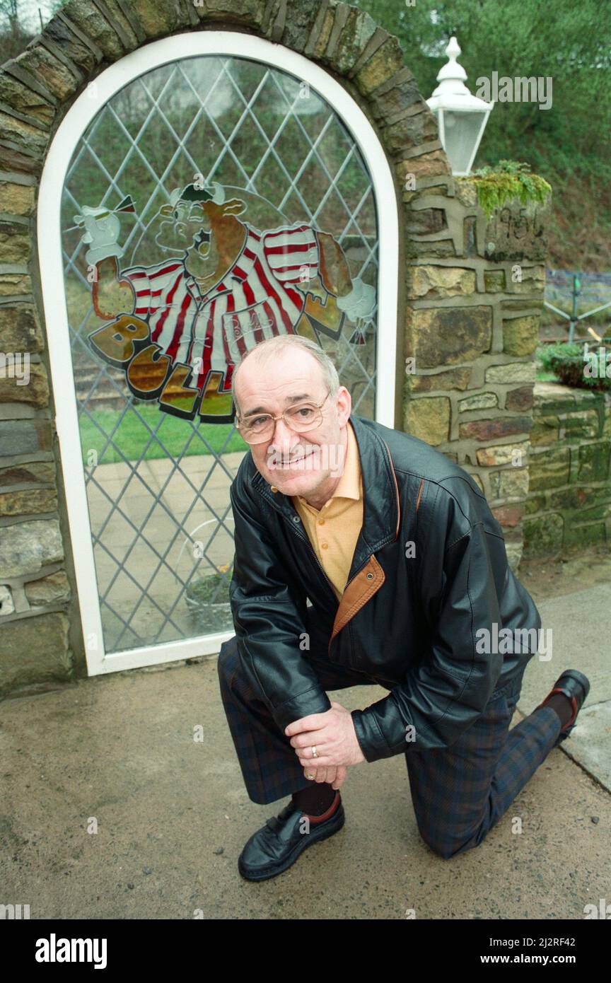 Jim Bowen by the railway which passes by his house in Arkholme, Lancashire. 9th April 1993. Stock Photo