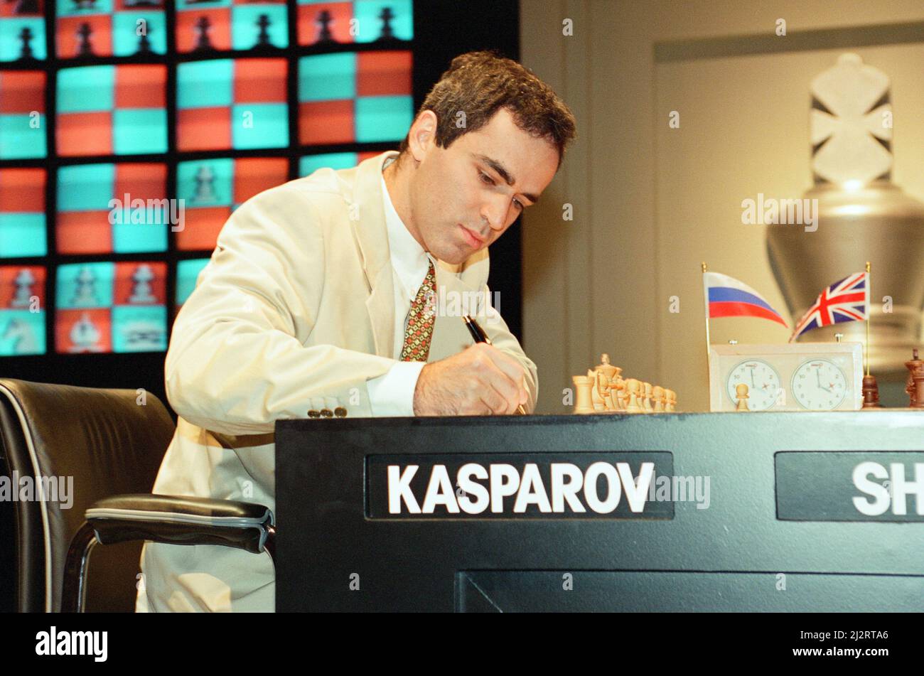 Kasparov garry hi-res stock photography and images - Page 3 - Alamy