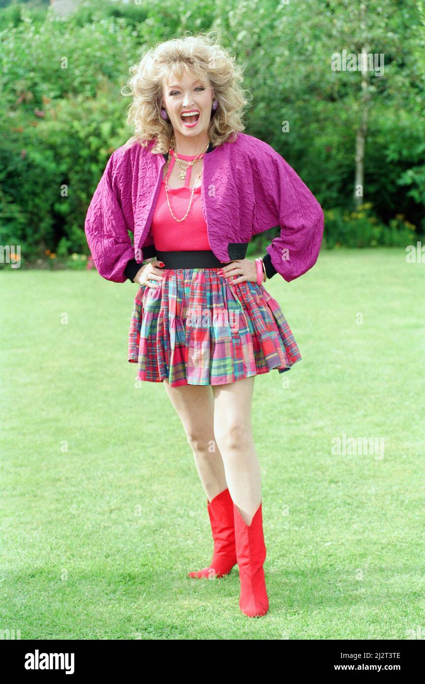 Keeping up appearances bbc hi-res stock photography and images - Alamy