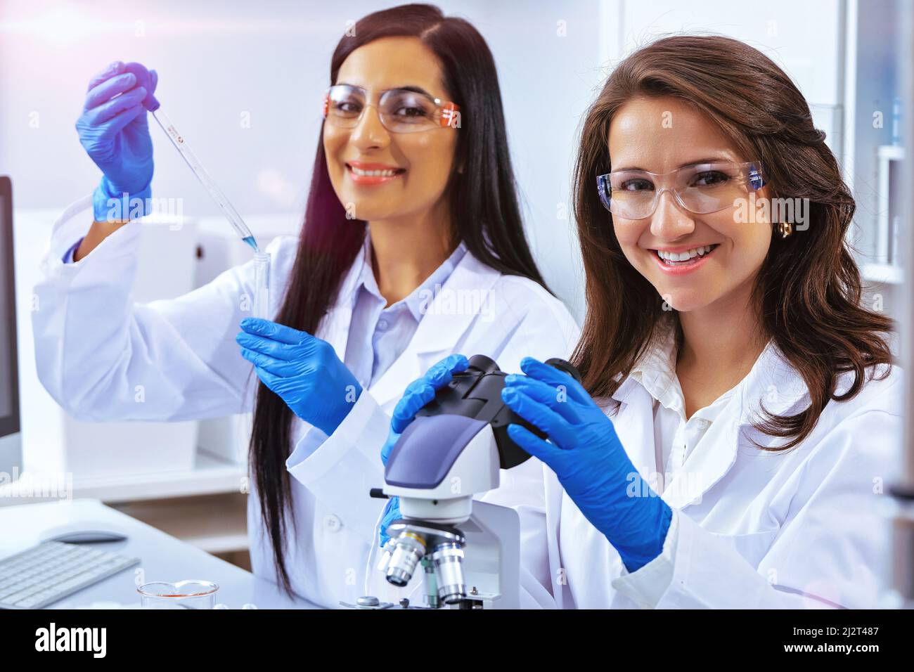 Test sample microscope hi-res stock photography and images - Alamy