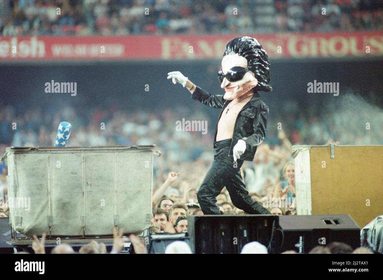 T-shirt Bono U2 - Zoo TV Tour Cardiff 1993 - Photo Live Collector - 11