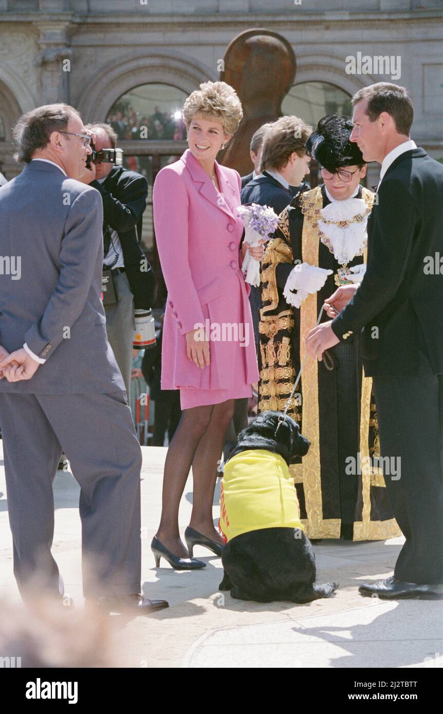 HRH Princess Diana, The Princess of Wales, meets the people of Birmingham, Midlands, England as she opens Victoria Square. Picture taken 6th May 1993 Stock Photo