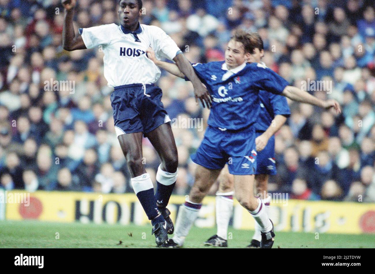 Tottenham 1-2 Chelsea, Premier league match at White Hart Lane, Saturday 5th December 1992. Our Picture Shows ... Sol Campbell, Spurs centre back, match action on his first team debut. Stock Photo