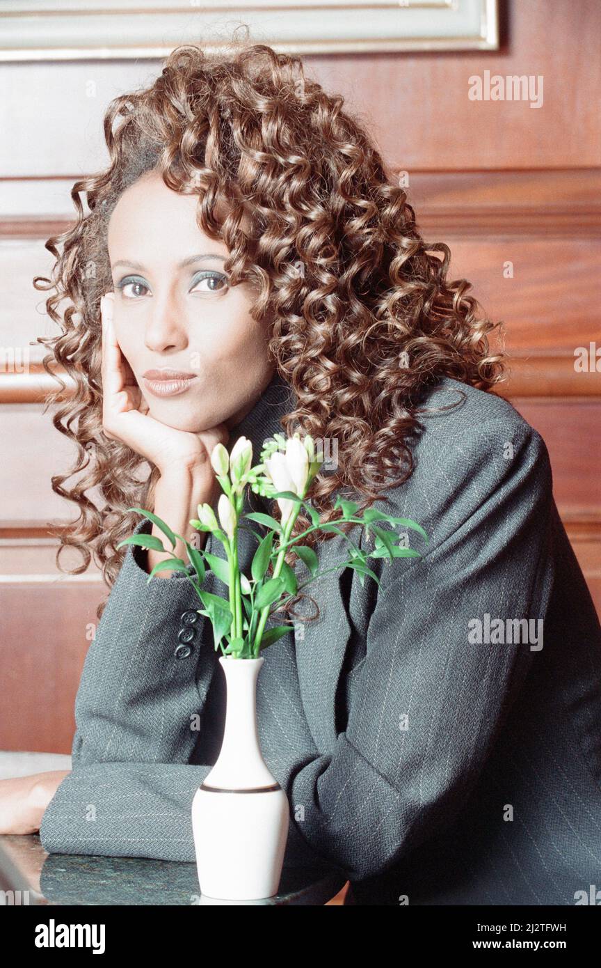 Iman, international model and actress in London to promote BBC2 special documentary, Somalia A Journey Home, about the plight of her people, devastated by civil war and famine, pictured in London, Tuesday 20th October 1992. The film follows her first visit to her homeland for 20 years, when she fled the country with her family and father, a Somali diplomat who had been under house arrest for three years. Stock Photo