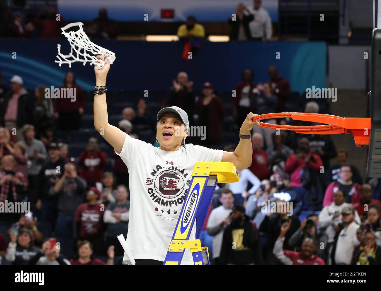 https://c8.alamy.com/comp/2J2TKEN/minneapolis-united-states-03rd-apr-2022-south-carolina-gamecocks-head-coach-dawn-staley-celebrates-with-the-net-after-defeating-the-university-of-connecticut-64-49-in-the-womens-final-four-championship-game-at-target-center-in-minneapolis-minnesota-on-sunday-april-3-2022-photo-by-aaron-josefczykupi-credit-upialamy-live-news-2J2TKEN.jpg