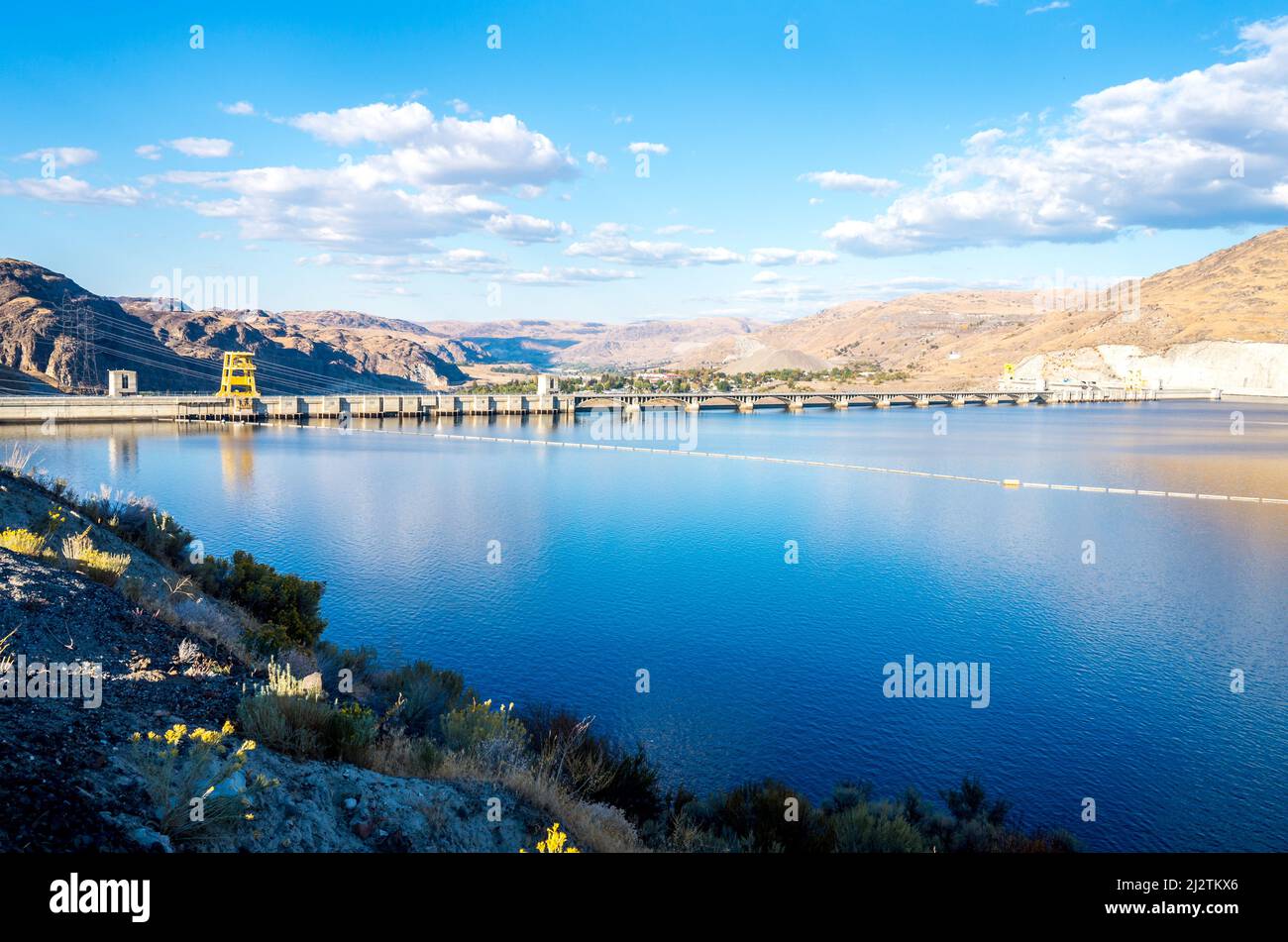 Grand Coulee Dam and Lake Columbia Stock Photo Alamy