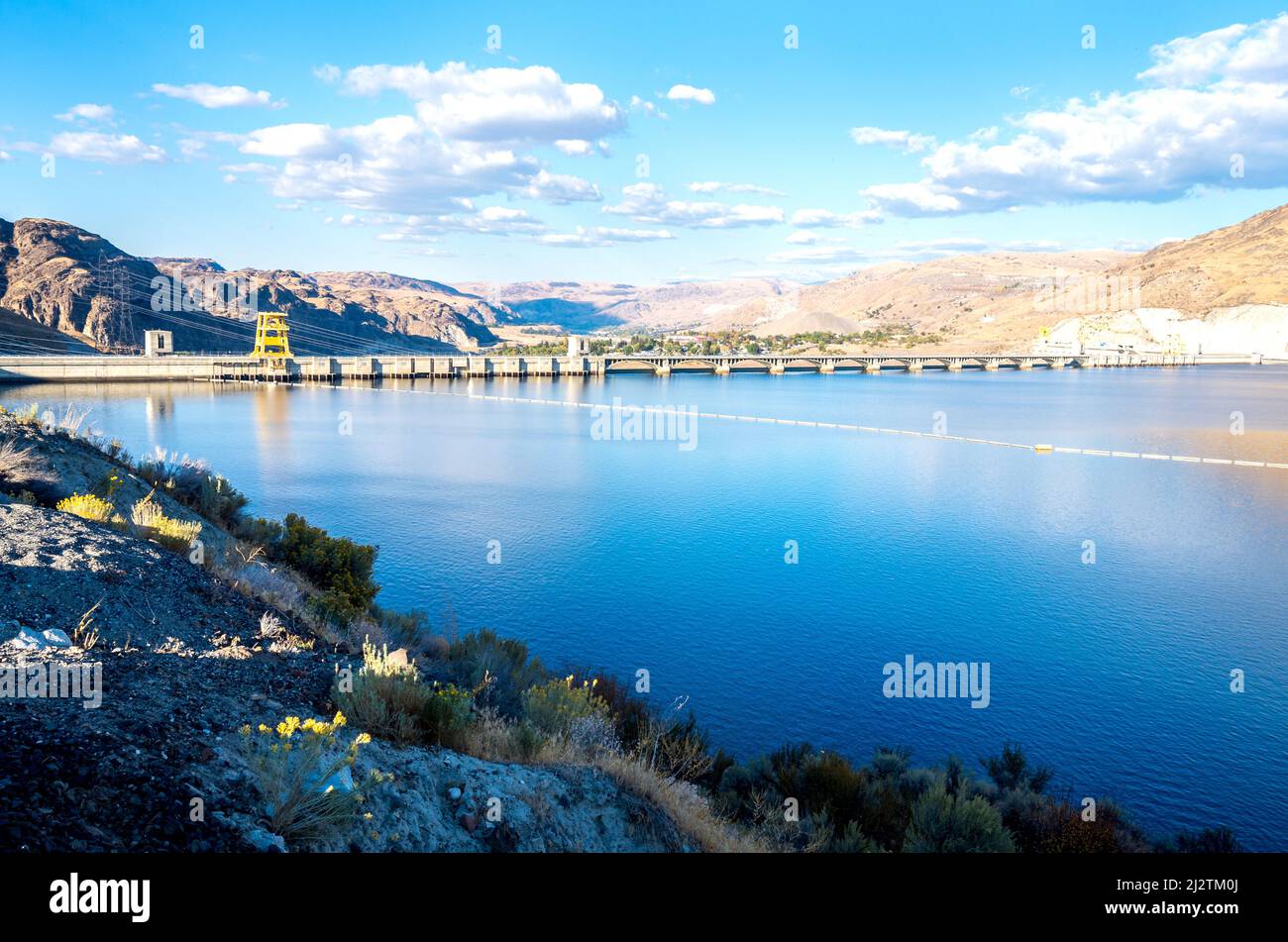 Grand Coulee Dam and Lake Columbia Stock Photo Alamy