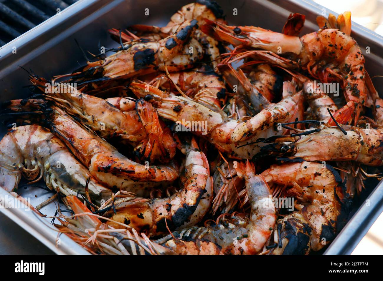 jumbo prawns or shrimps on a barbeque grill fire Stock Photo Alamy