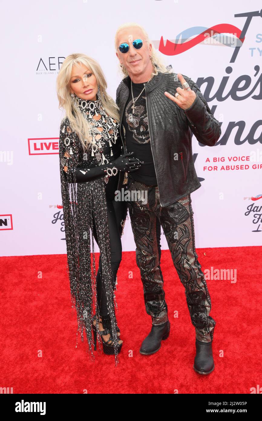 Hollywood, USA. 03rd Apr, 2022. Suzette Snider and Dee Snider attend the 4th Annual GRAMMY Awards Viewing Party to benefit Janie's Fund at Hollywood Palladium on April 3, 2022 in Los Angeles, California. Photo: CraSH/imageSPACE/Sipa USA Credit: Sipa USA/Alamy Live News Stock Photo