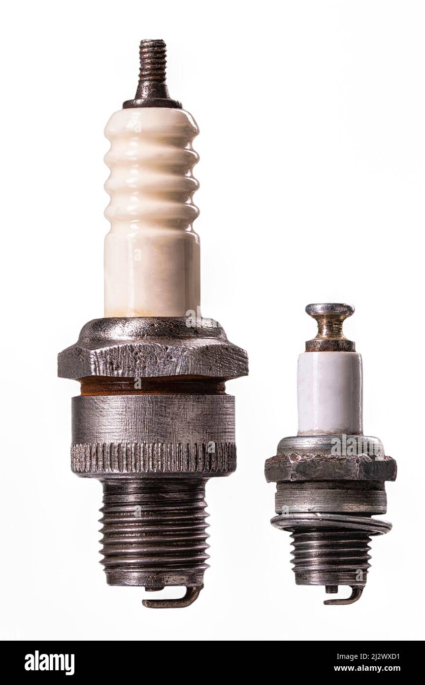 Spark plug used in fourstroke and twostroke internal combustion