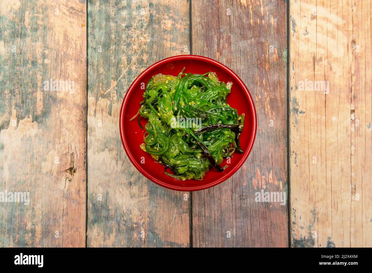 Wakame is smooth and with a meaty texture, it is easy to combine with