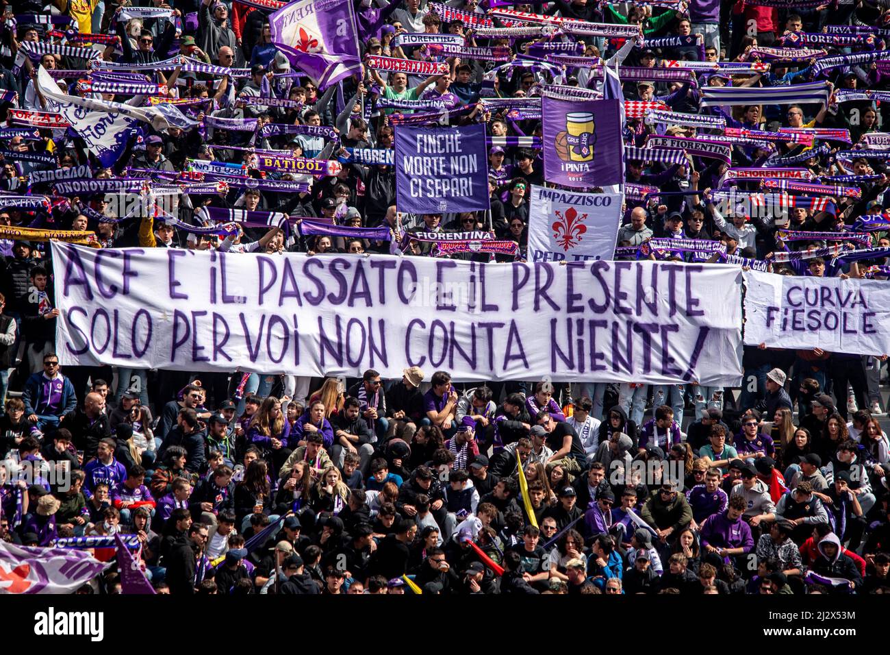 Florence, Italy. 03rd Apr, 2022. Guglielmo Vicario (Empoli FC) during ACF  Fiorentina vs Empoli FC, italian soccer Serie A match in Florence, Italy,  aprile 03 2022 Credit: Independent Photo Agency/Alamy Live News