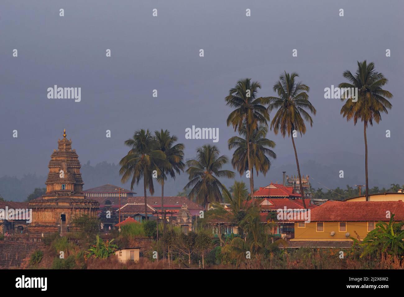 Riverside View of Sri Sharadambe Temple, Establised by Adi Shankara in 14th Century, Sringeri, Karnataka, India Stock Photo