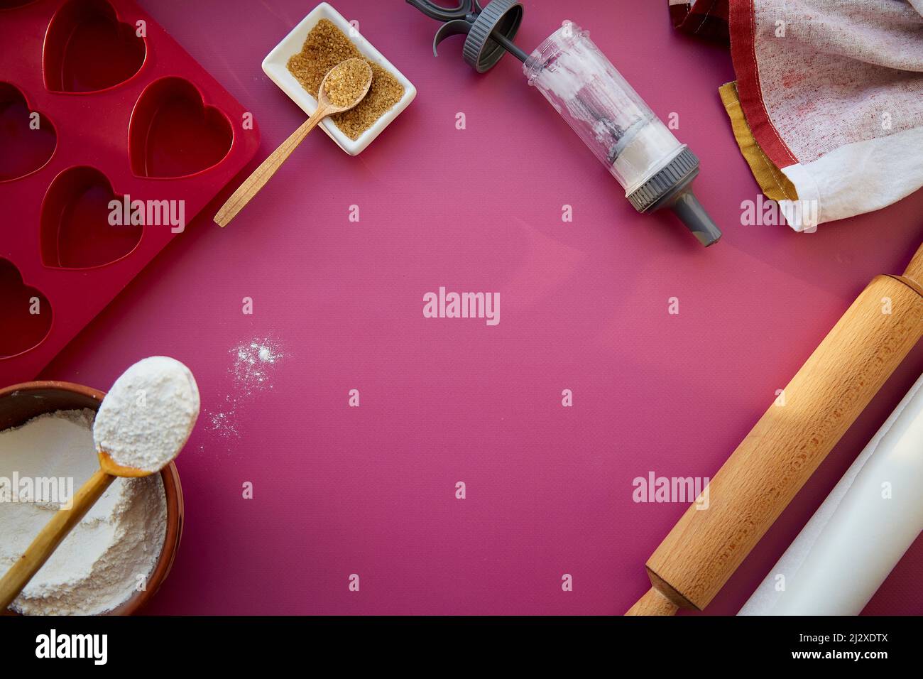 Baking equipment complete heartshaped silicone mold, rolling pin