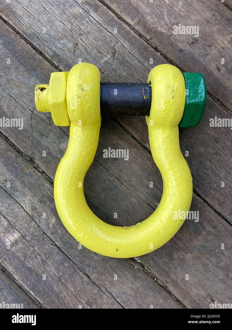 25 t Bow shackle for towing and lifting Stock Photo Alamy