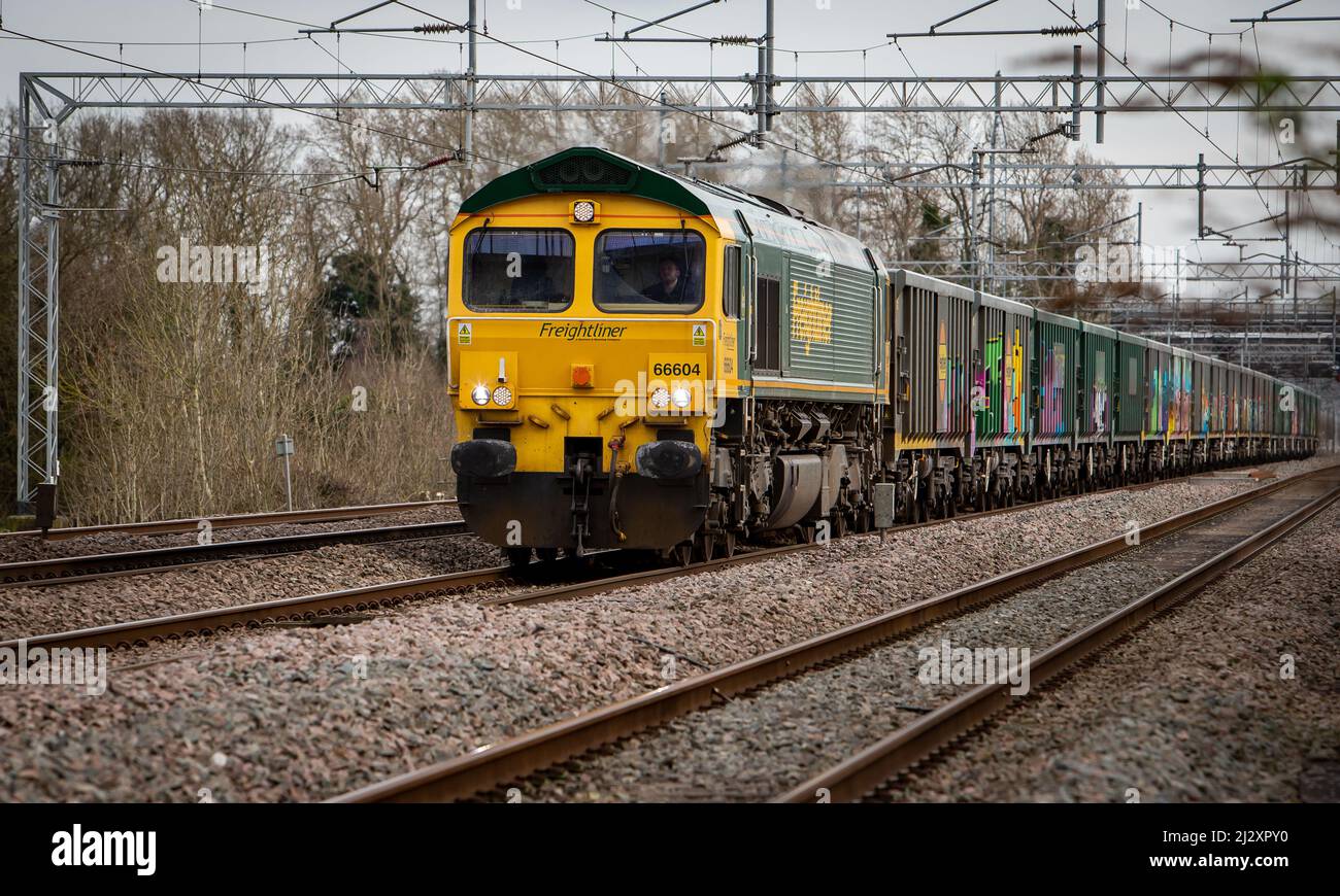 Freightliner Class 66 - 66604 passing Cathiron north of Rugby Stock Photo