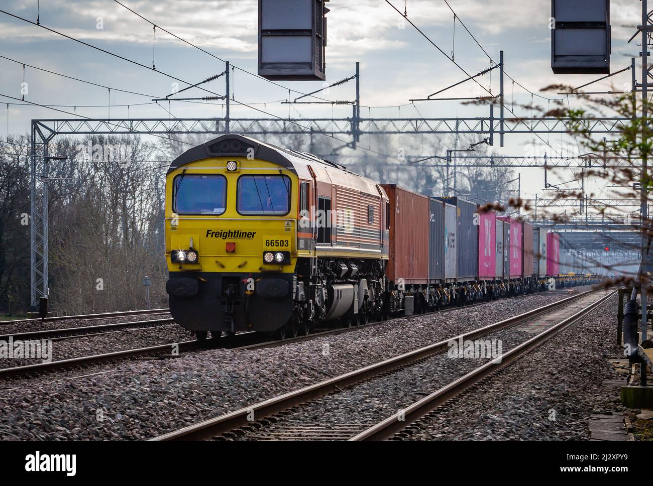 Freightliner Class 66 - 66503 passes Cathiron North of Rugby Stock Photo