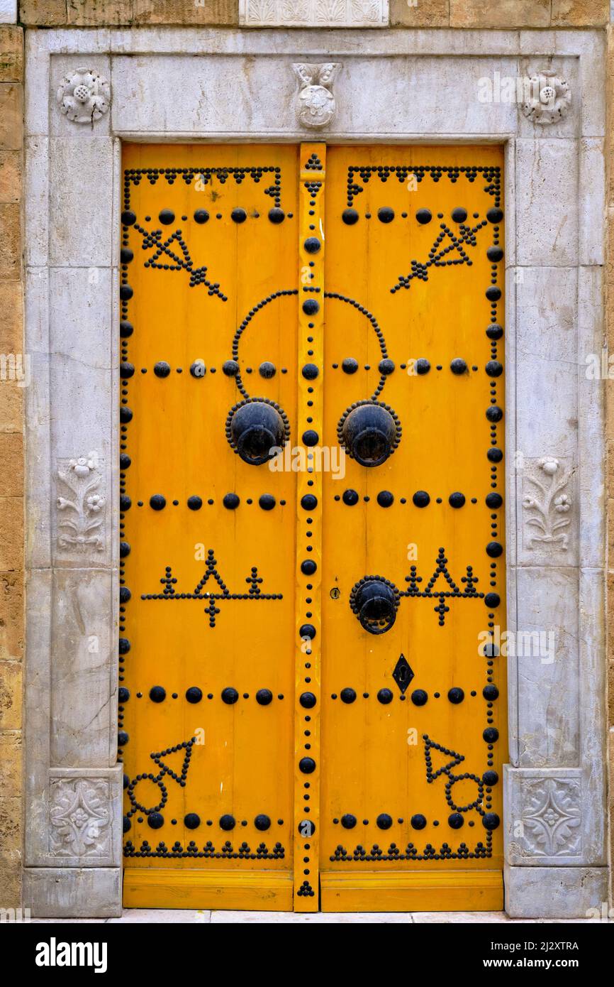 Porte du quartier arabe hires stock photography and images Alamy