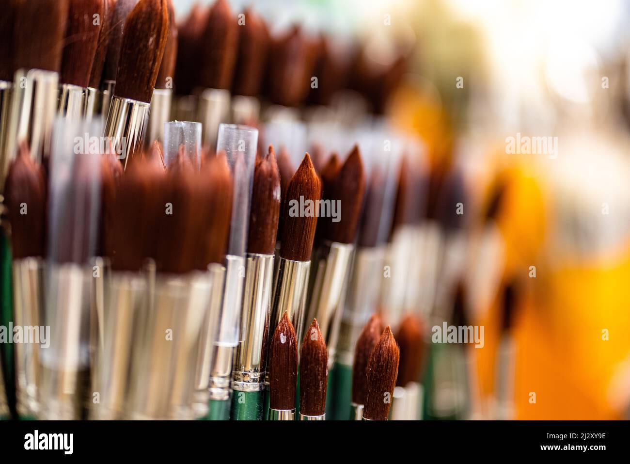 Art store paint brushes hi-res stock photography and images - Alamy