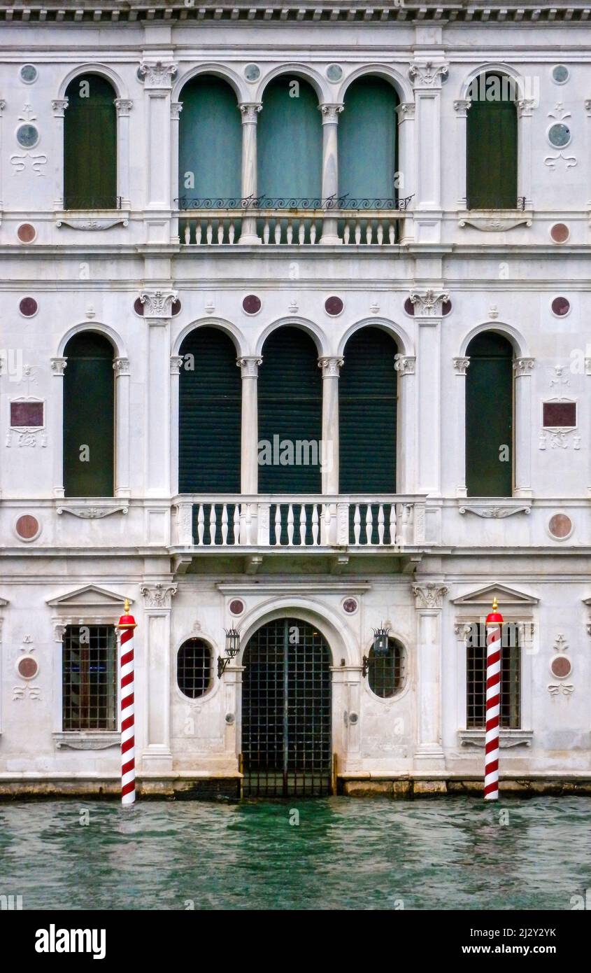 Palazzo in venice hi-res stock photography and images - Alamy