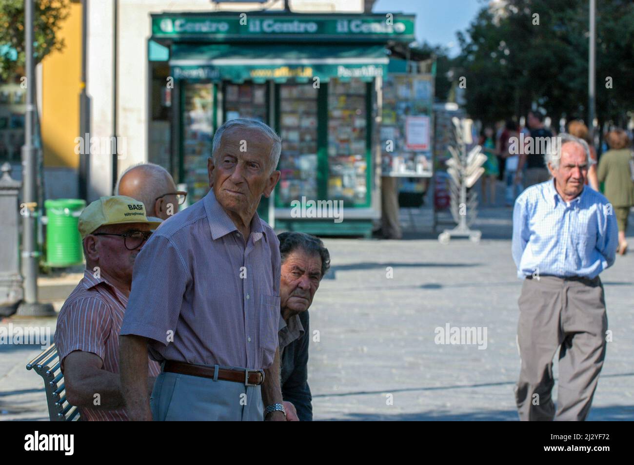 Pescara, Italy 14/07/2005: corso Umberto I, newsstand and elderly people. ©Andrea Sabbadini Stock Photo