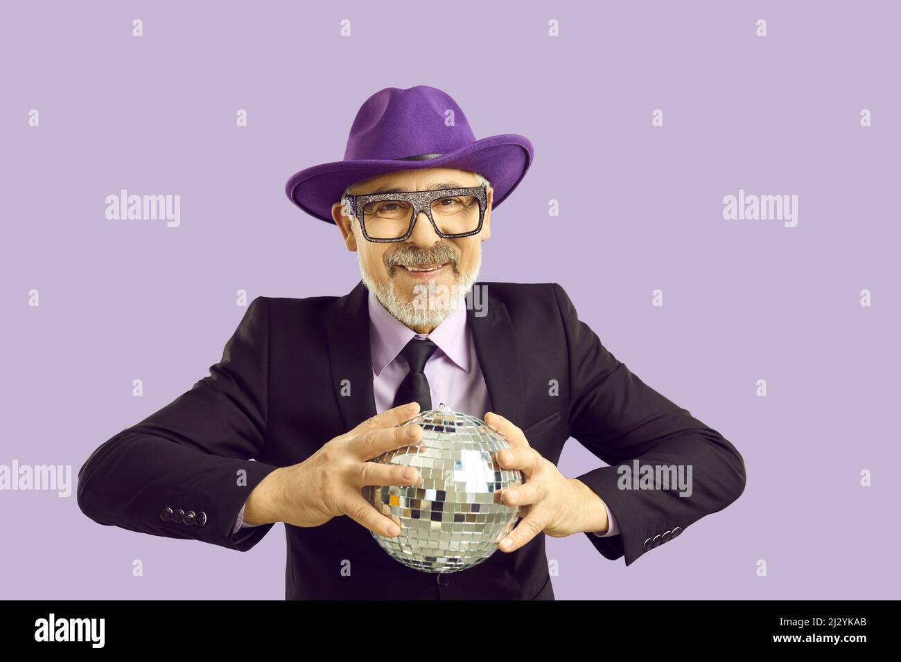 Old man party hat hi-res stock photography and images - Alamy
