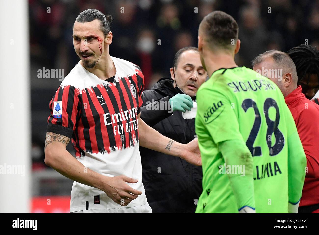 Milano, Italy. 04th Apr, 2022. Zlatan Ibrahimovic of AC Milan bleeds from wound during the Serie A 2021/2022 football match between AC Milan and Bologna FC at San Siro stadium in Milano (Italy), April 4th, 2022. Photo Andrea Staccioli/Insidefoto Credit: insidefoto srl/Alamy Live News Stock Photo