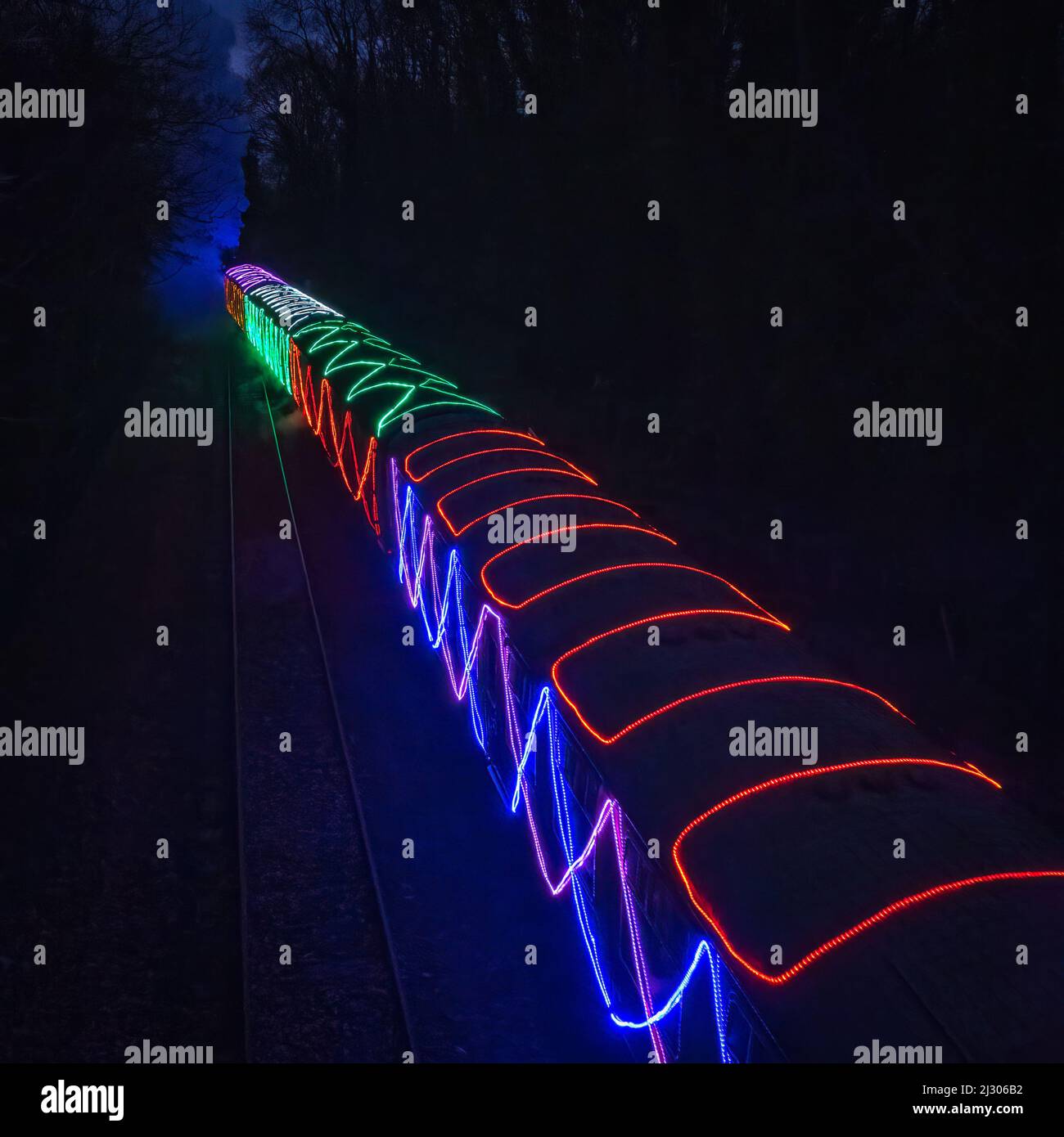 7828 Odney Manor pulling the illuminated 'Winter Lights