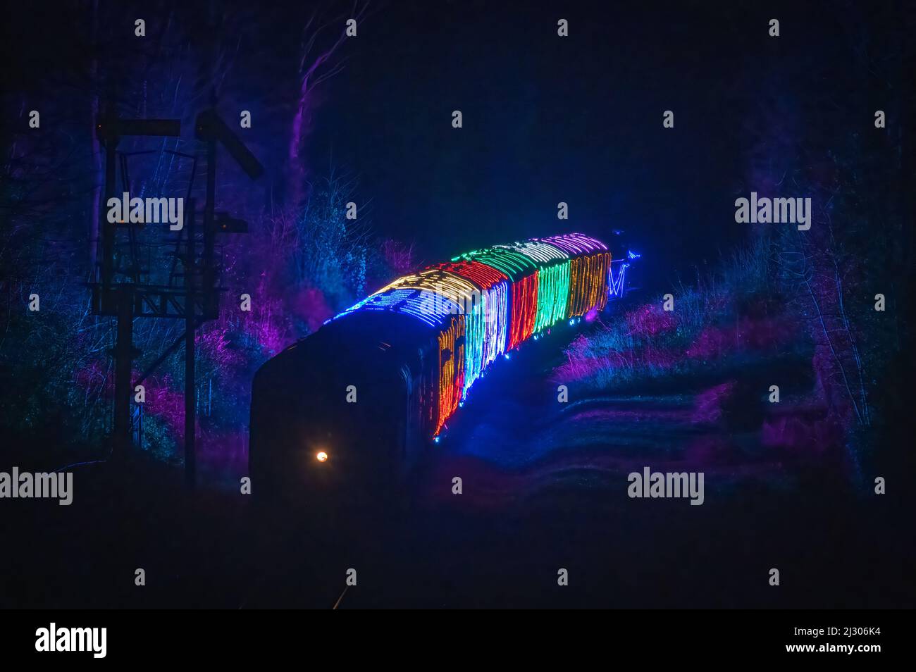 7828 Odney Manor pulling the illuminated 'Winter Lights' Christmas special passenger