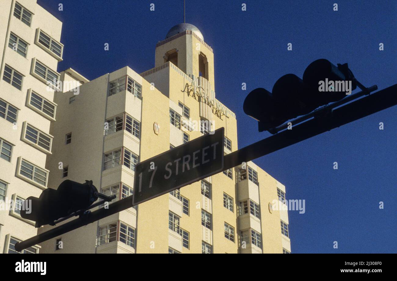 Die eindrucksvolle Art Deco-Fassade des historischen National Hotels in Miami Beach. - the impressive art deco front of the historic National Hotel in Miami Beach. Stock Photo