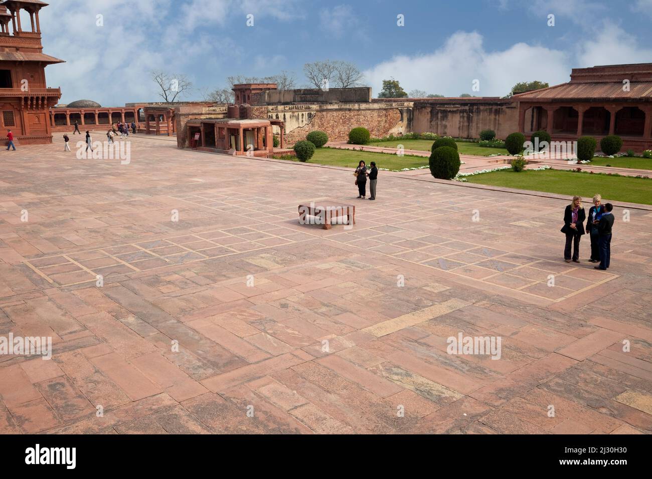 Fatehpur Sikri, Uttar Pradesh, India.  The Pachisi Court, where Emperor Jalal el-Din Akbar used slave girls as pieces in his games. Stock Photo