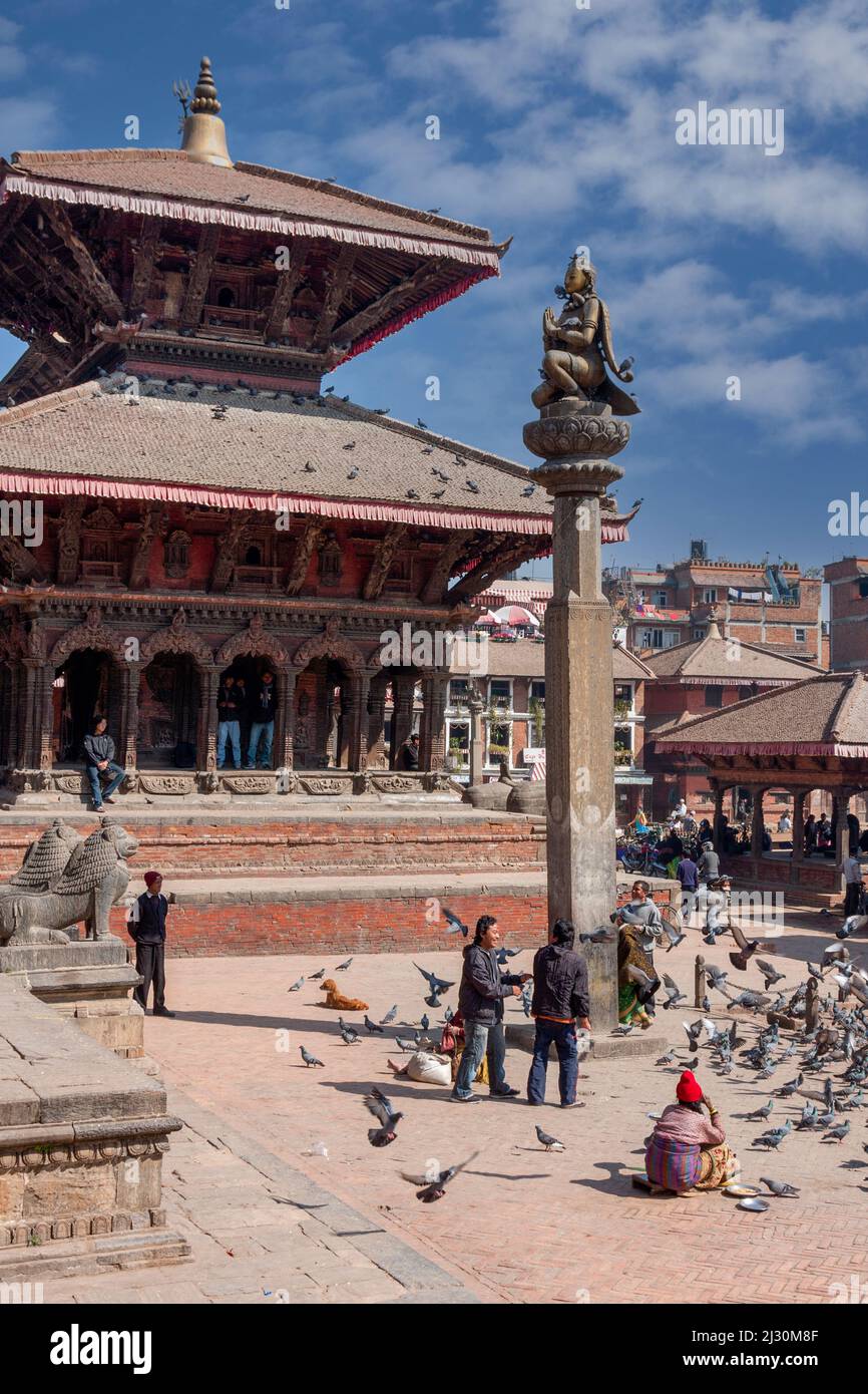 Nepal, Patan.  Garuda Statue and Vishwanath Temple, February 18, 2009.  The temple and the statue survived the April 2015 earthquake. Stock Photo
