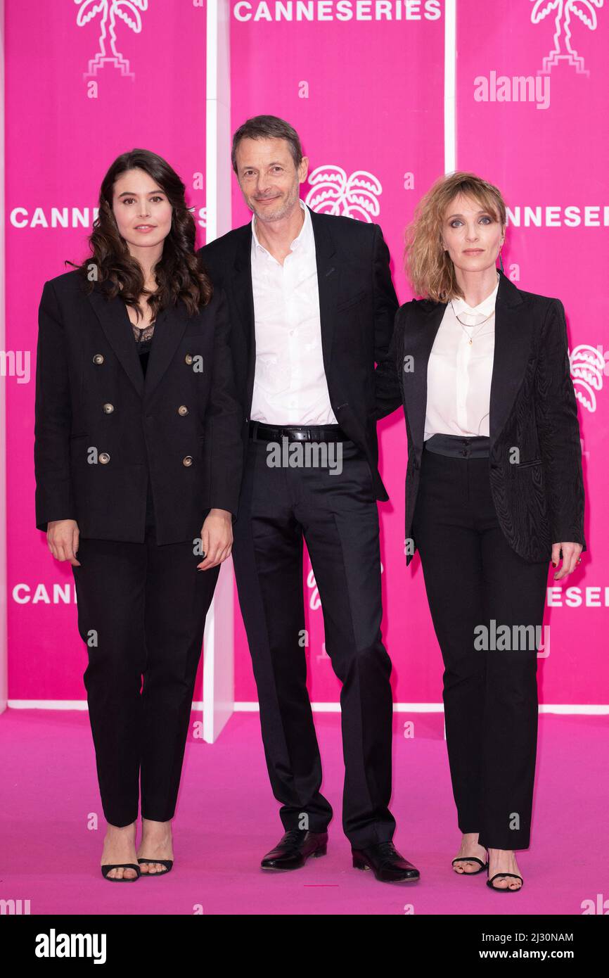 Marilou Aussilloux, Matthieu Belghiti and Alix Poisson attend the pink