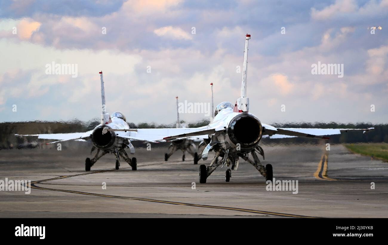 The U.S. Air Force Air Demonstration Squadron 'Thunderbirds' taxi on the flightline at Shaw Air Force Base, South Carolina, March 31, 2022. The Thunderbirds landed at the 20th Fighter Wing in preparation for the Shaw Air & Space Expo April 2-3. (U.S. Air Force photo by Senior Airman Madeline Herzog) Stock Photo