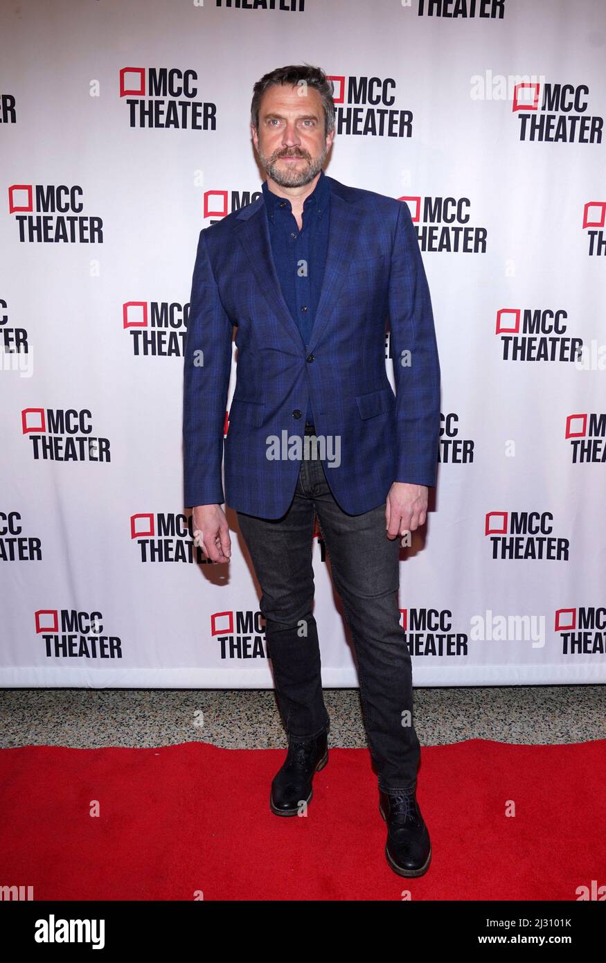 New York, NY, USA. 4th Apr, 2022. Raul Esparza at arrivals for MCC's Annual MISCAST22 Fundraiser, Hammerstein Ballroom at Manhattan Center, New York, NY April 4, 2022. Credit: Eli Winston/Everett Collection/Alamy Live News Stock Photo