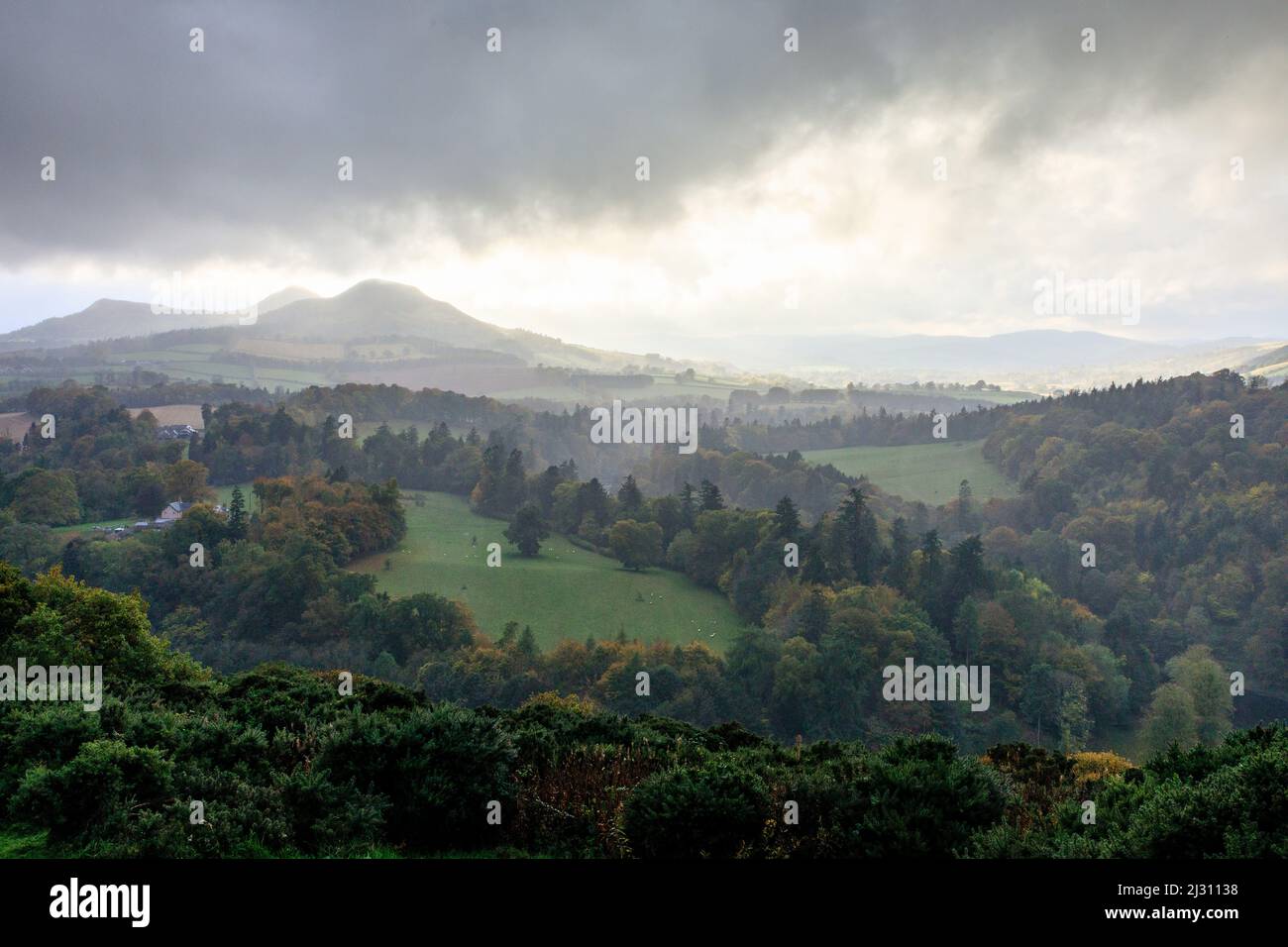 Scott's View, lookout point over the Tweed River and Eildon Hills ...