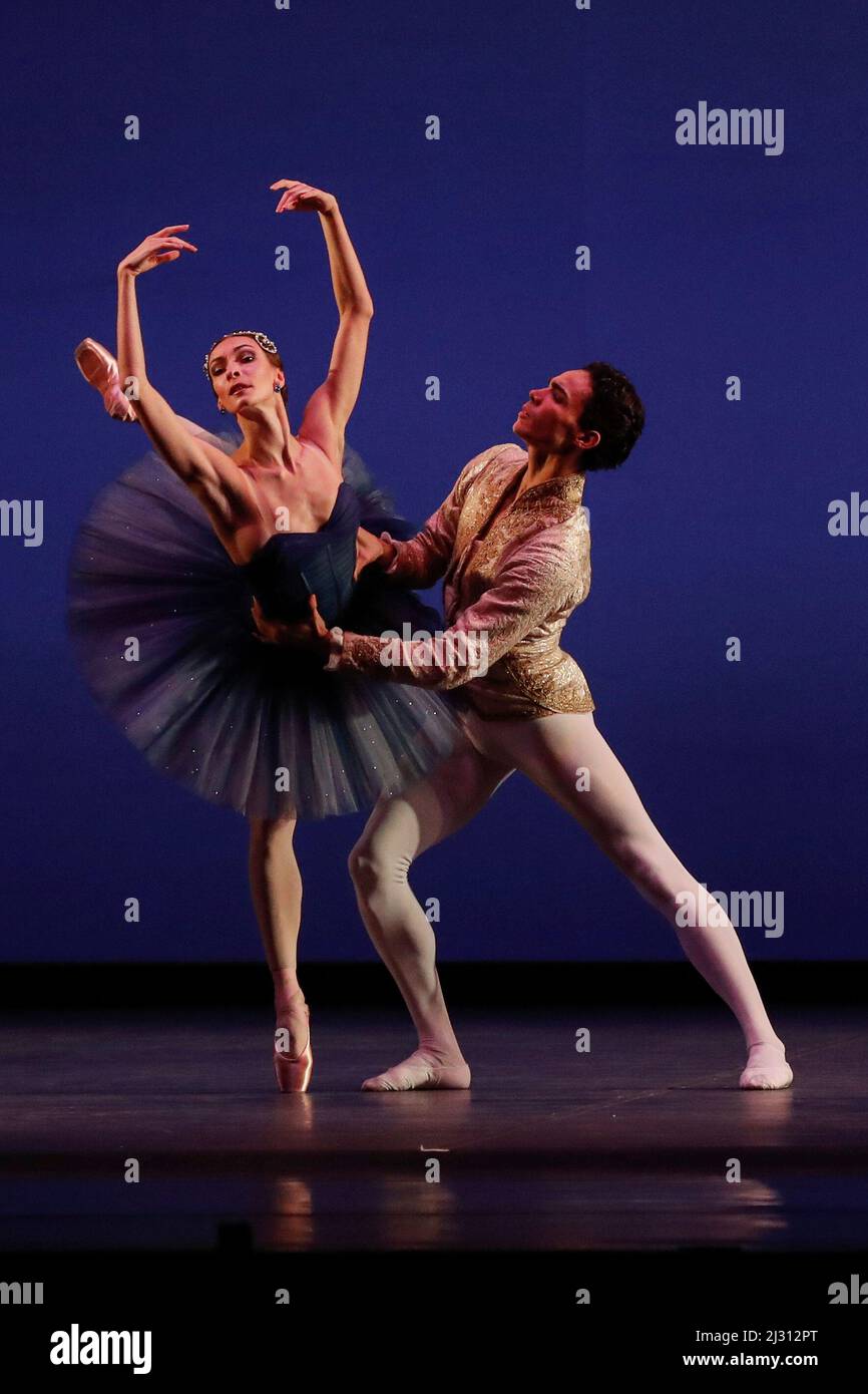 Naples, Italy. 04th Apr, 2022. Russian dancer Olga Smirnova (R), one of the biggest stars of dance, who left the Bolshoi in Moscow after denouncing the invasion of Ukraine, and Brazilian dancer Victor Caixeta perform on stage during the fundraising gala 'StandWithUkraine - Ballet for Peace' at the San Carlo theater in Naples. Credit: Independent Photo Agency/Alamy Live News Stock Photo