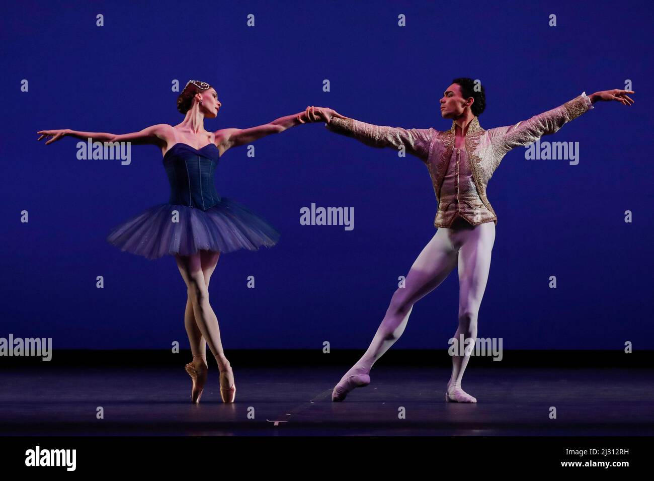 Naples, Italy. 04th Apr, 2022. Russian dancer Olga Smirnova (R), one of the biggest stars of dance, who left the Bolshoi in Moscow after denouncing the invasion of Ukraine, and Brazilian dancer Victor Caixeta perform on stage during the fundraising gala 'StandWithUkraine - Ballet for Peace' at the San Carlo theater in Naples. Credit: Independent Photo Agency/Alamy Live News Stock Photo